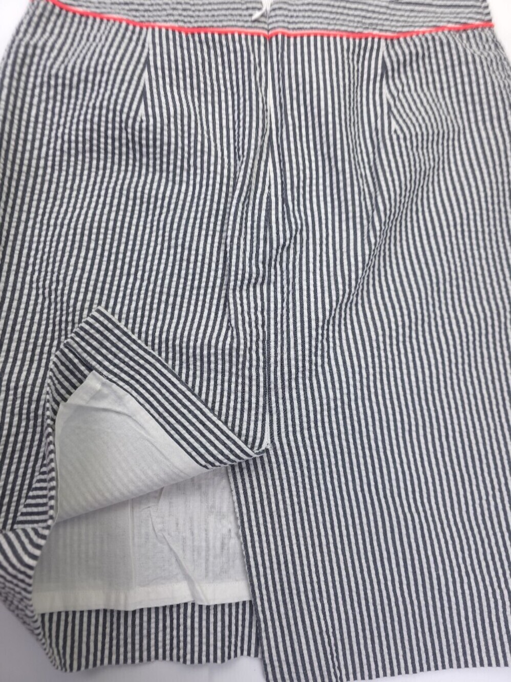 J. Crew Navy and White Pinstripe Pencil Skirt with Coral Trim Seersucker Sz 4 - Picture 7 of 8